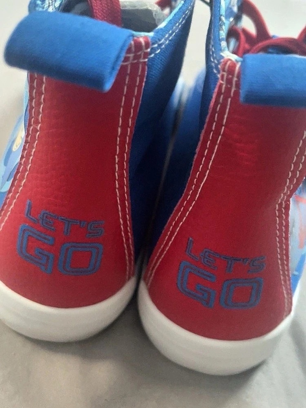 SEGA Sonic the Hedgehog Boys Size 4 Blue & Red Sneakers NWT - Picture 4 of 5